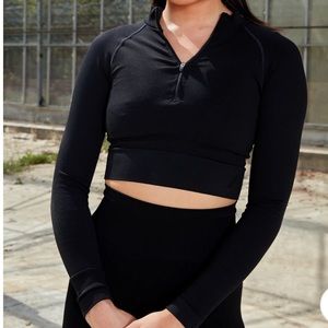 TALA - ASTOR CROP - Black - Size: SMALL